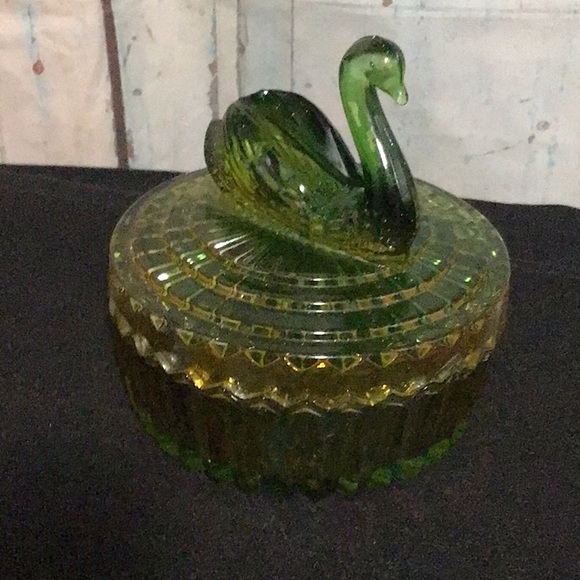 Jeanette Glass Other - Green Glass Swan Powder dish / Lipstick holder